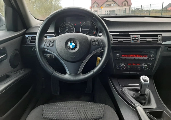 BMW Seria 3 cena 22900 przebieg: 298000, rok produkcji 2011 z Lwówek małe 436